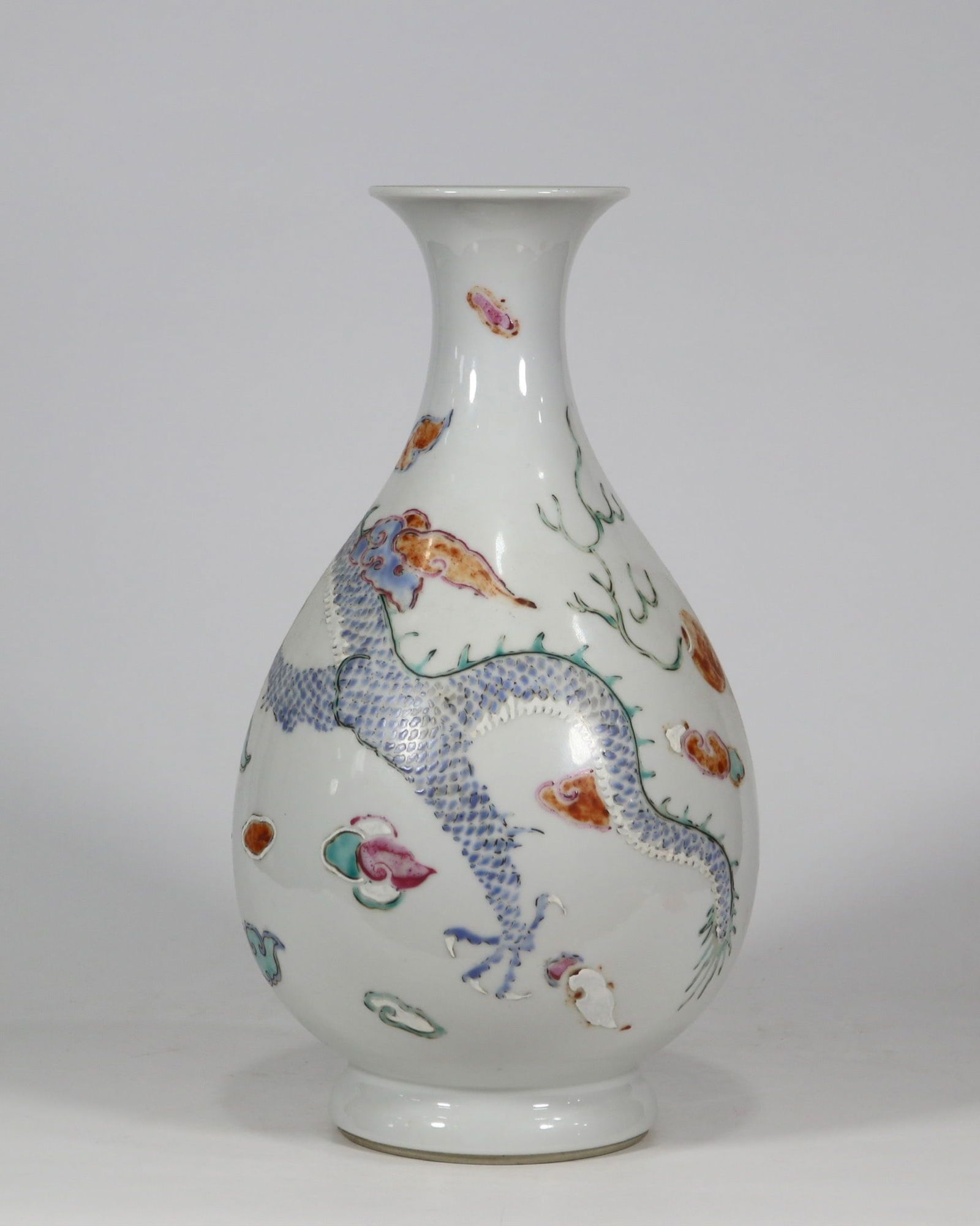 An Exquisite Famille-Rose Dragon Pattern Vase - 3