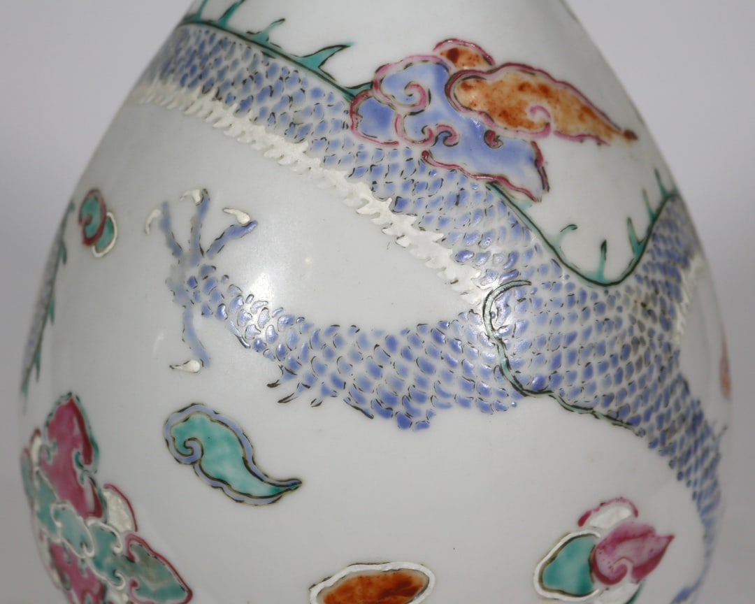 An Exquisite Famille-Rose Dragon Pattern Vase - 5