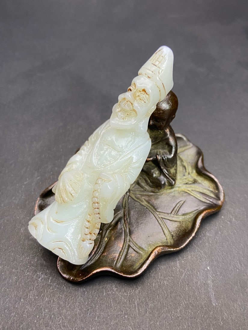 An Exquisite White Jade Figure Ornament - 3