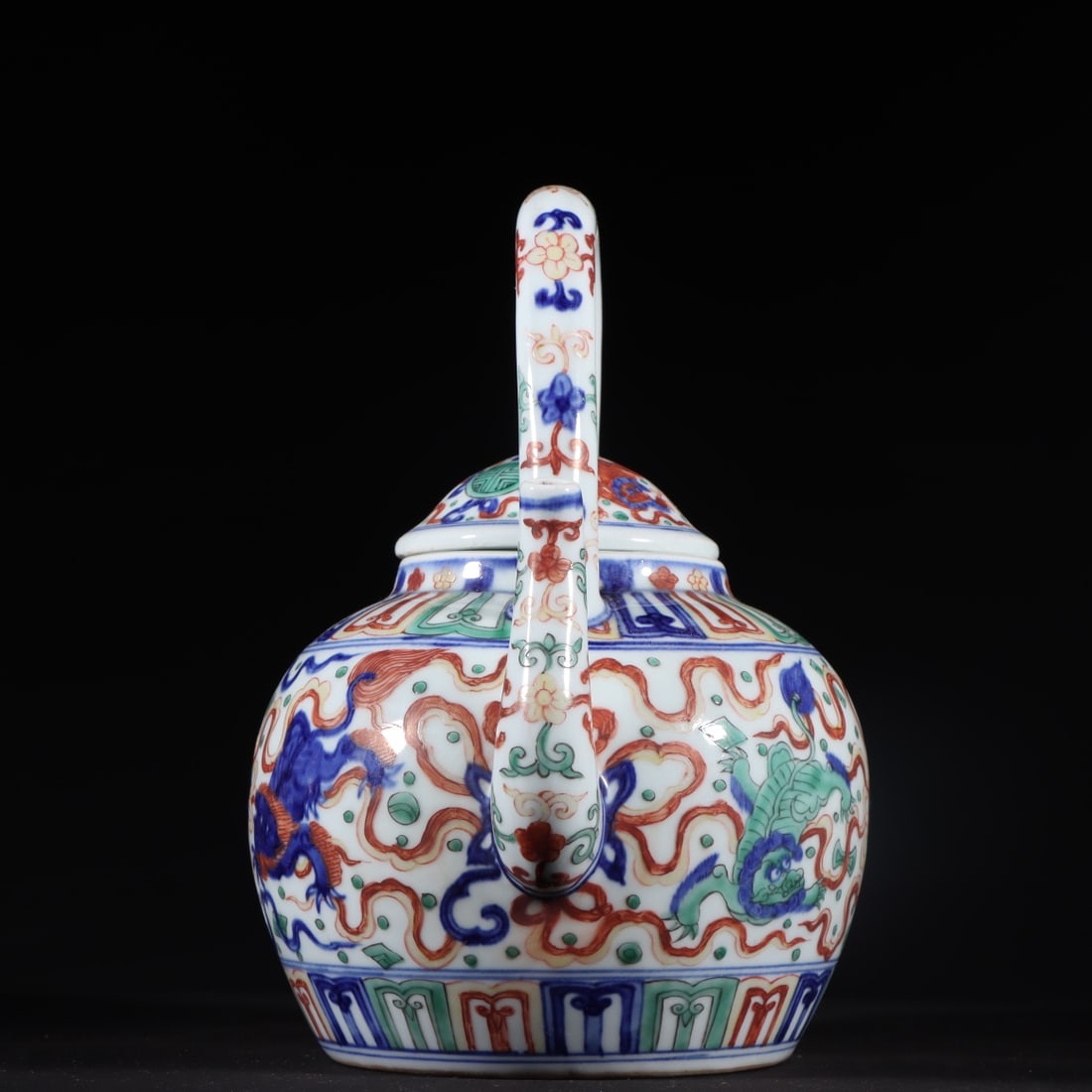 An Exquisite Wucai Lion Pattern Ewer - 5