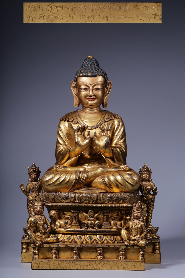 An Exquisite Gilt Bronze Statue of Sakyamuni: An Exquisite Gilt Bronze Statue of Sakyamuni Qing Dynasty, China Size:34cmx22.5cmx12.5cm Weight:7496g (The Dimensions Of All Batches Are Manually Measured.If You Need More Detailed Information,