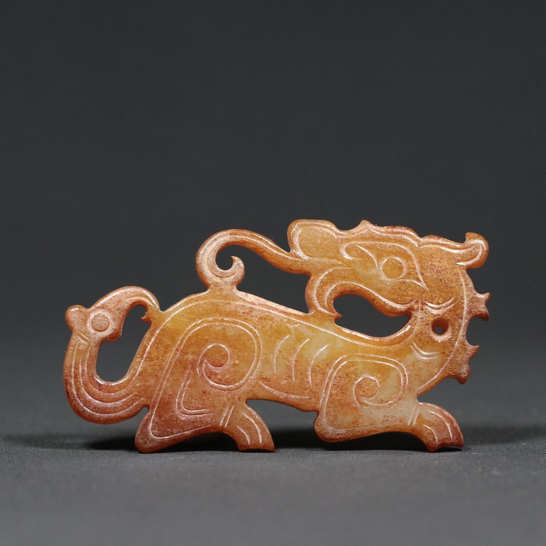 An Exquisite White Jade Dragon Pendant - 2