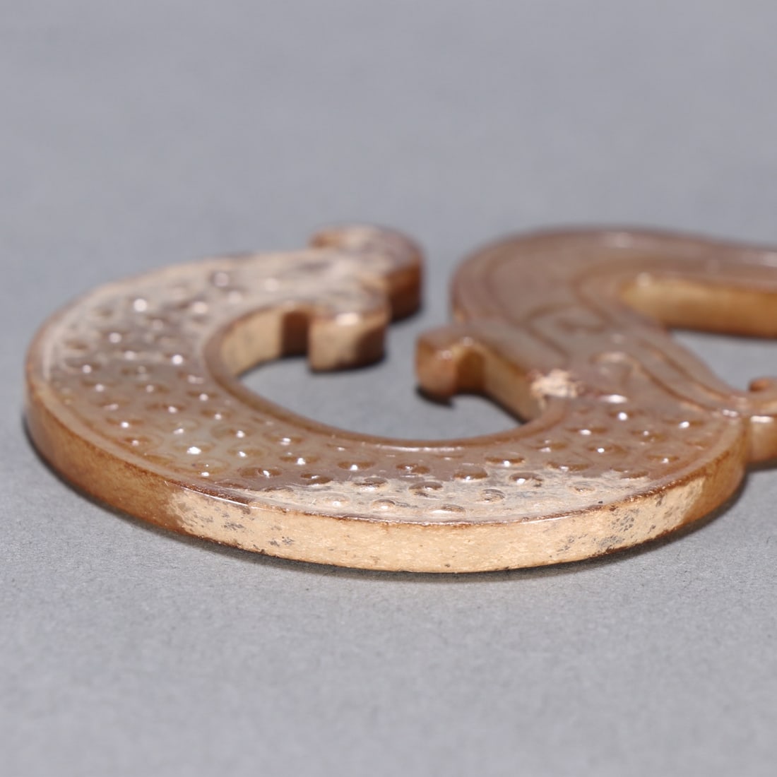 An Exquisite White Jade Dragon Pattern Ornament - 9