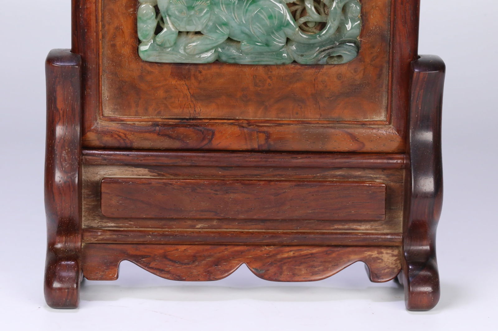 An Exquisite Wood Inlaid Jadeite Tiger Pattern Screen - 5