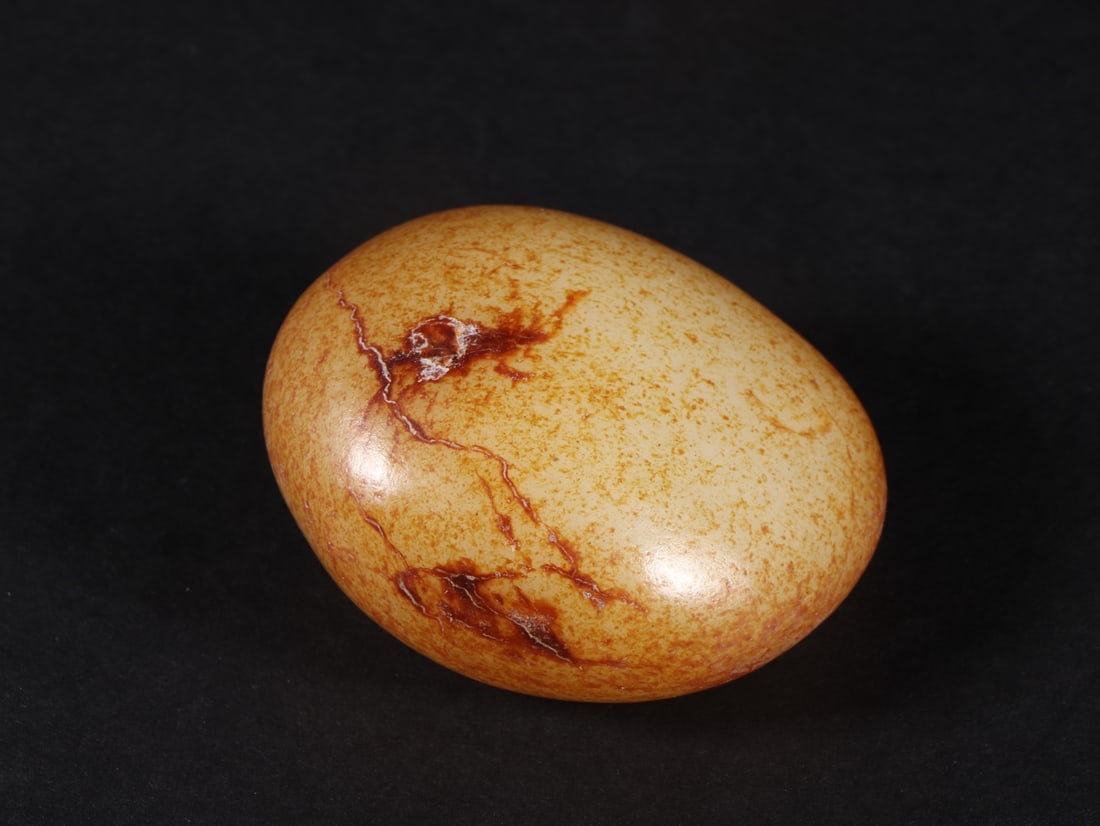 An Exquisite White Jade Ornament: An Exquisite White Jade Ornament Qing Dynasty, China Size:6cmx4.9cmx3.2cm Weight:157g (The Dimensions Of All Batches Are Manually Measured.If You Need More Detailed Information, Please Contact Our