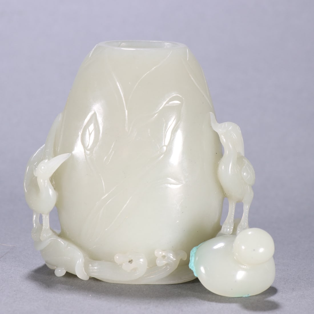 An Exquisite White Jade Crane Pattern Vase - 2