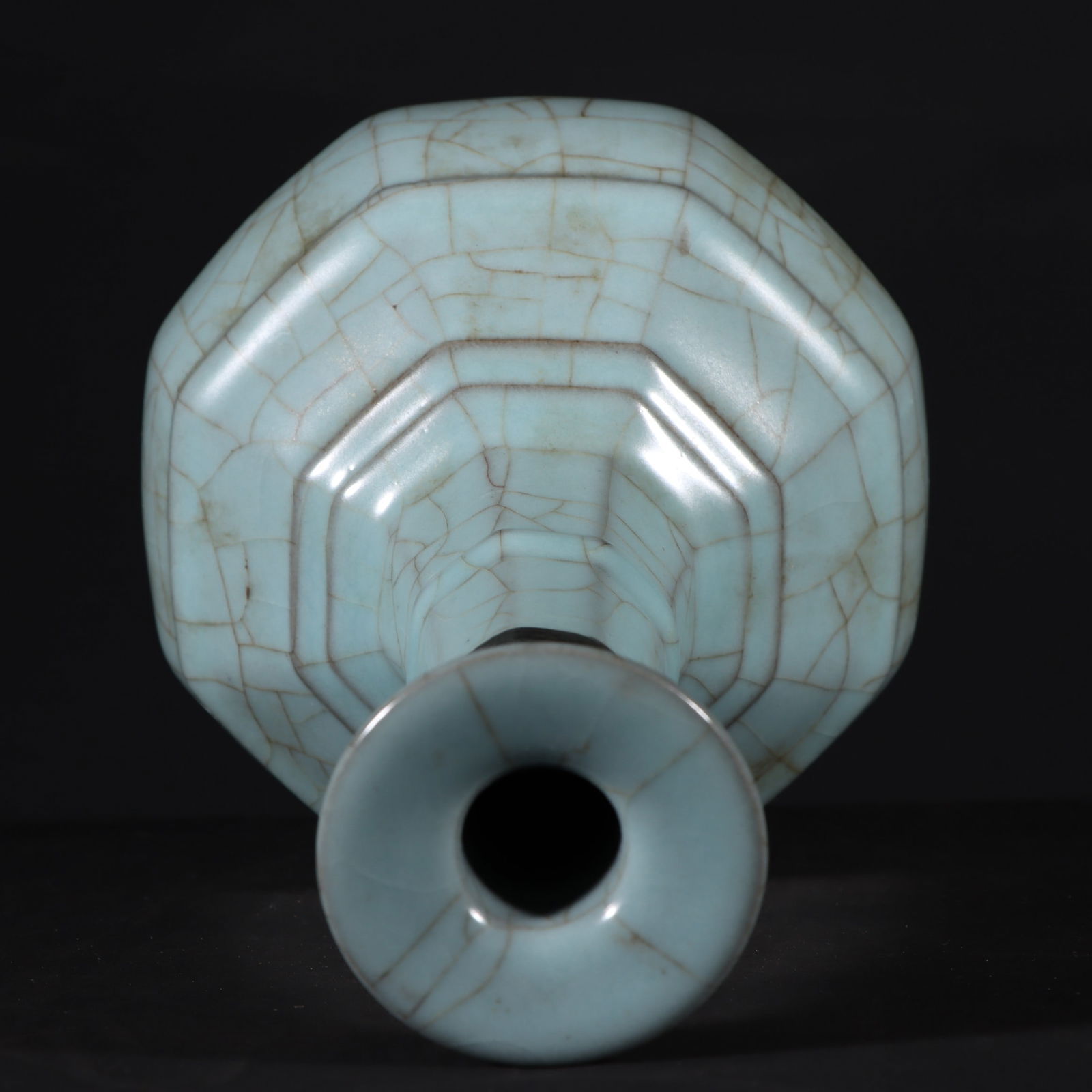 An Exquisite Guan yao Celadon Glazed Vase - 8