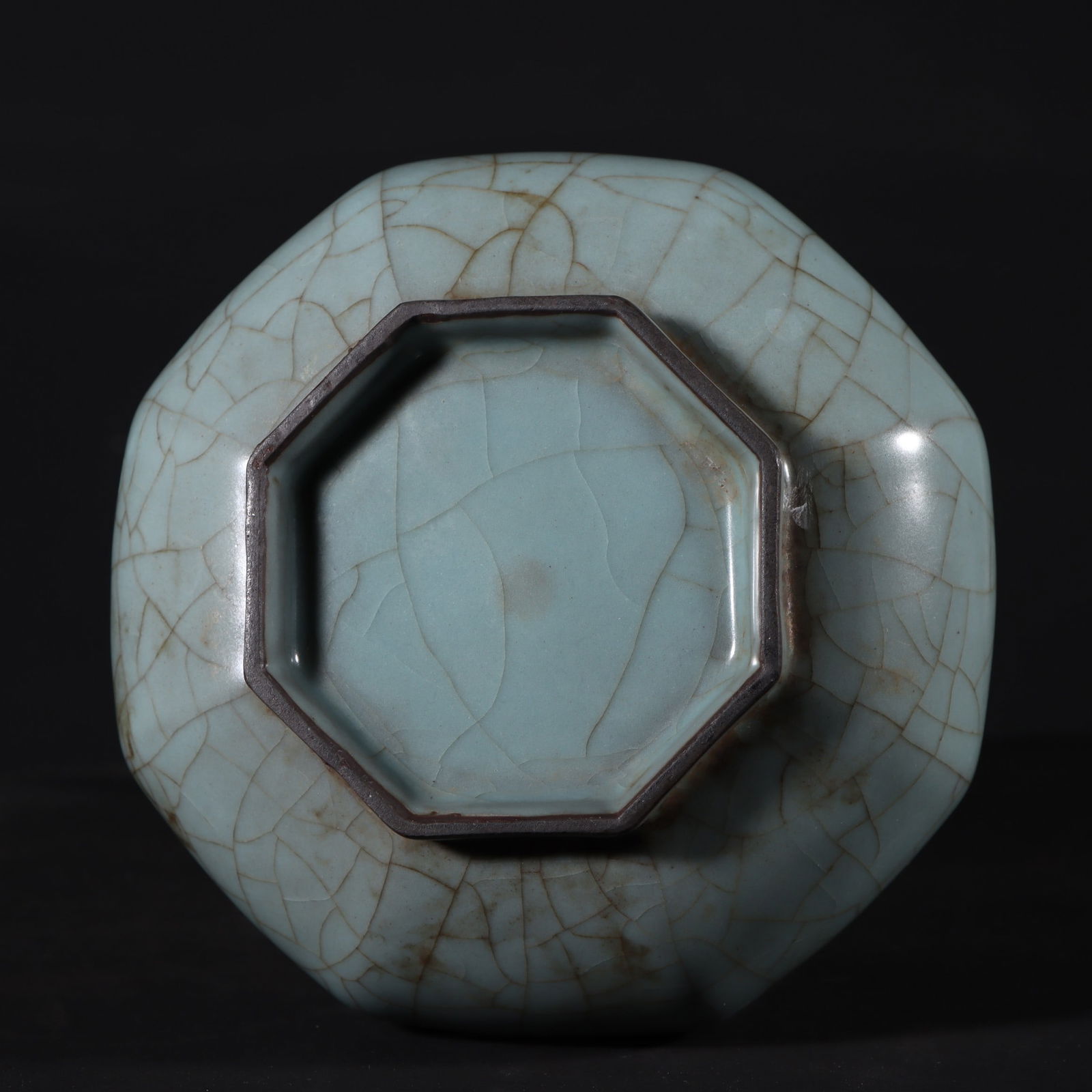 An Exquisite Guan yao Celadon Glazed Vase - 9