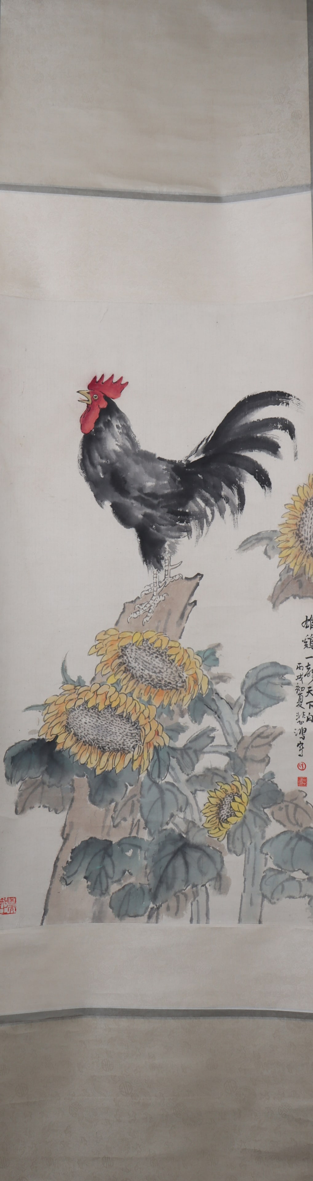 A Chinese Vertical Scroll Ink Painting of Flower and Bird on Paper: A Chinese Vertical Scroll Ink Painting of Flower and Bird on Paper Xu beihong Size:103cmx55cm (The Dimensions Of All Batches Are Manually Measured.If You Need More Detailed Information, Please