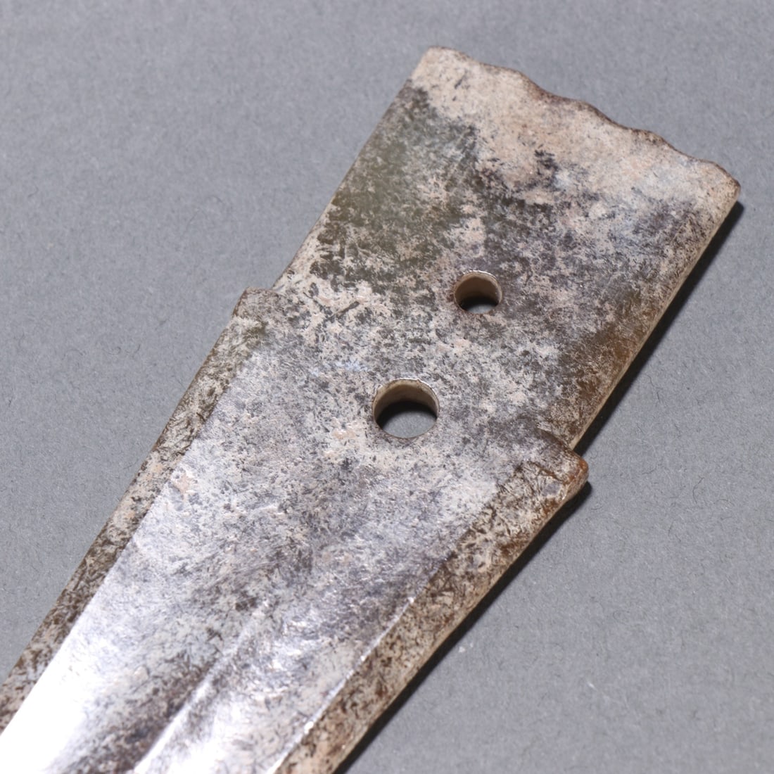 An Exquisite White Jade Ornament - 6