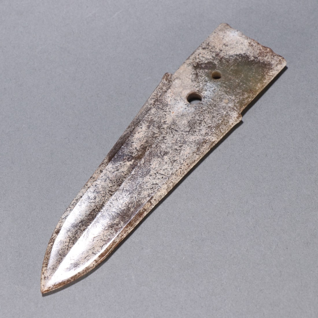 An Exquisite White Jade Ornament - 7