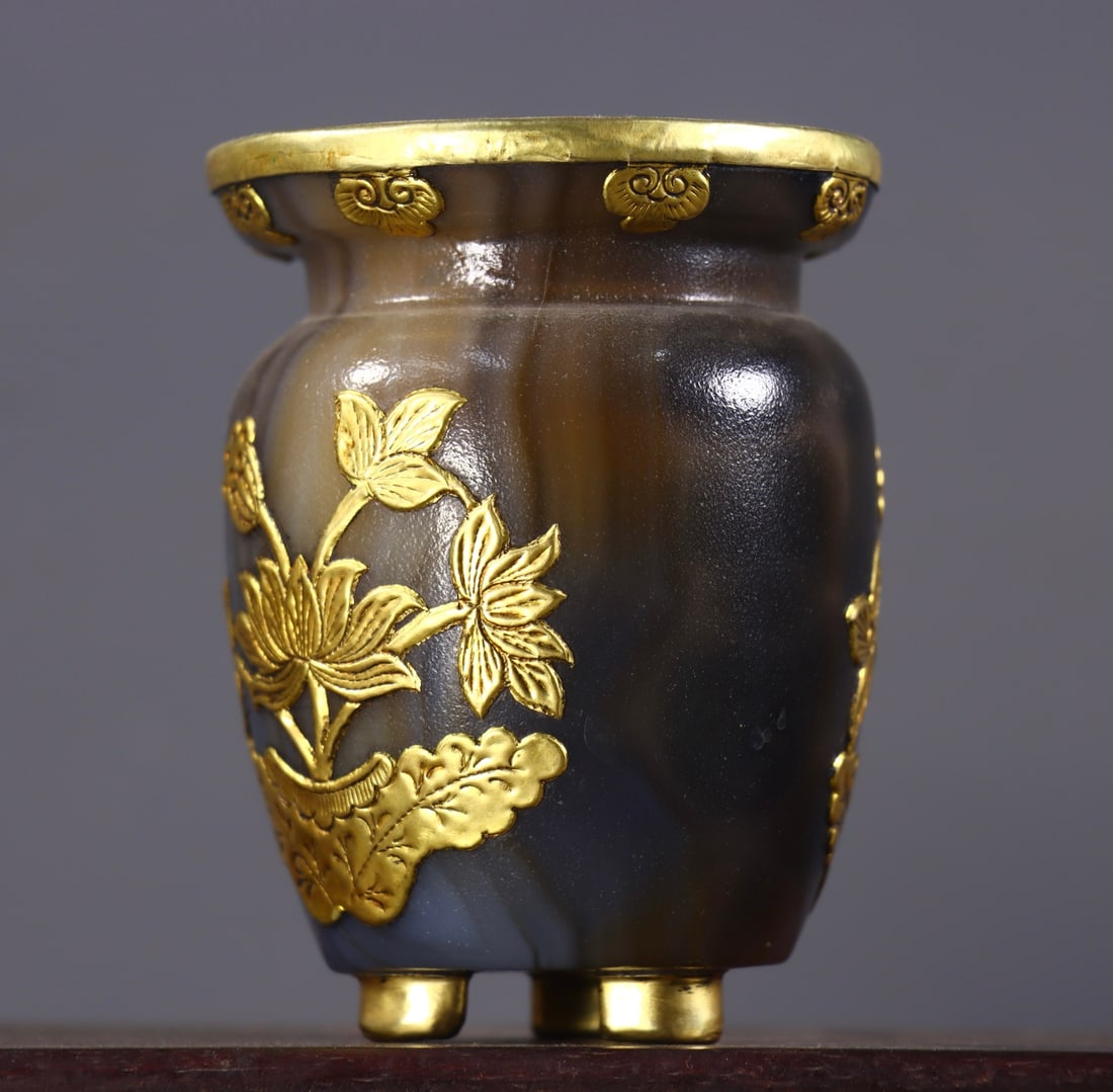 An Exquisite Agate Cover with Gold Flower Pattern Jar - 2