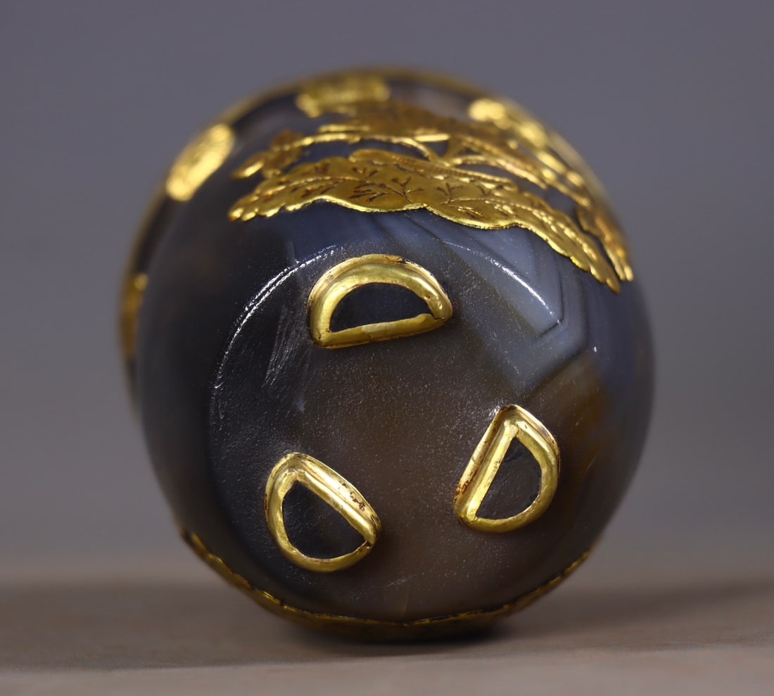 An Exquisite Agate Cover with Gold Flower Pattern Jar - 9