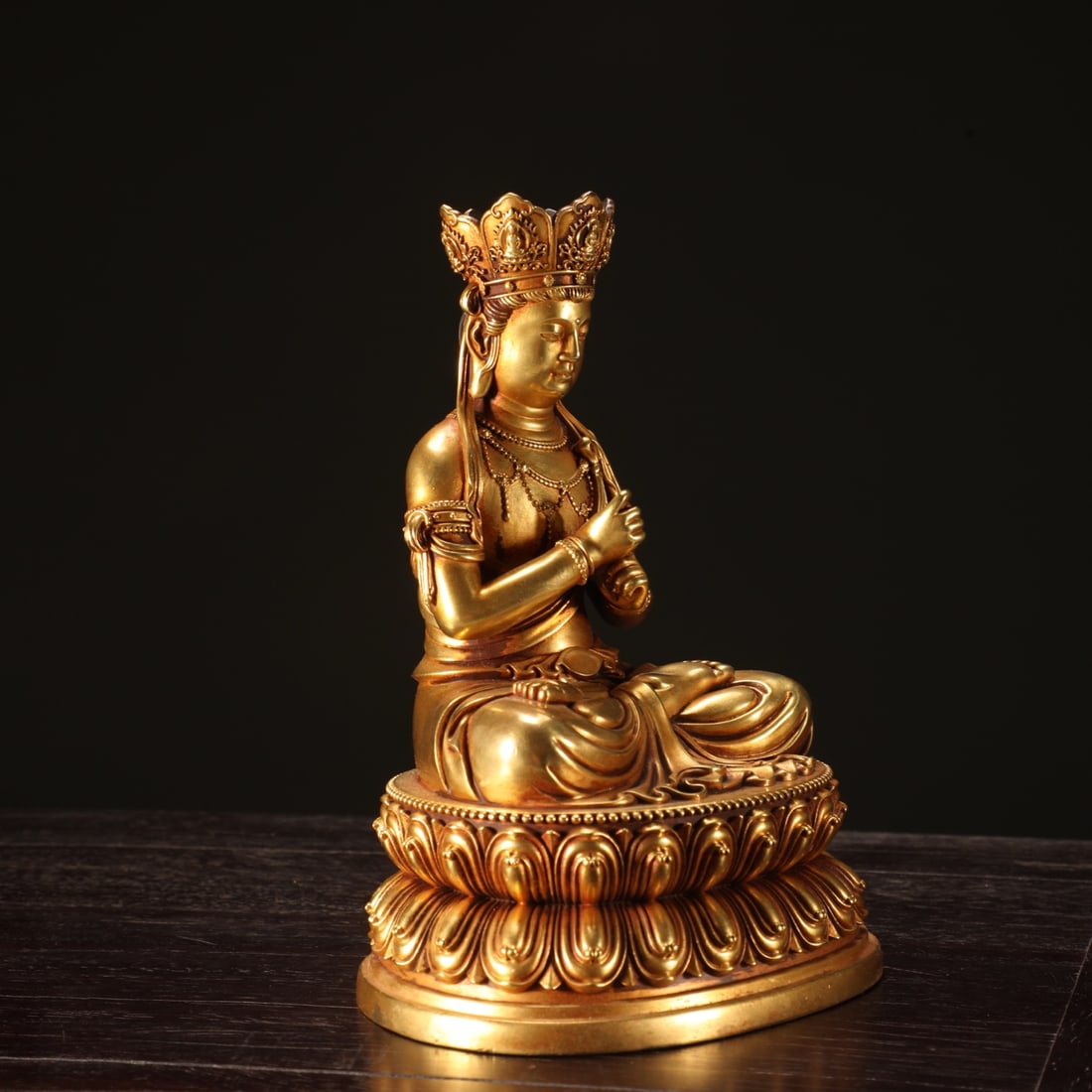 An Exquisite Gilt Bronze Buddha Statue - 2