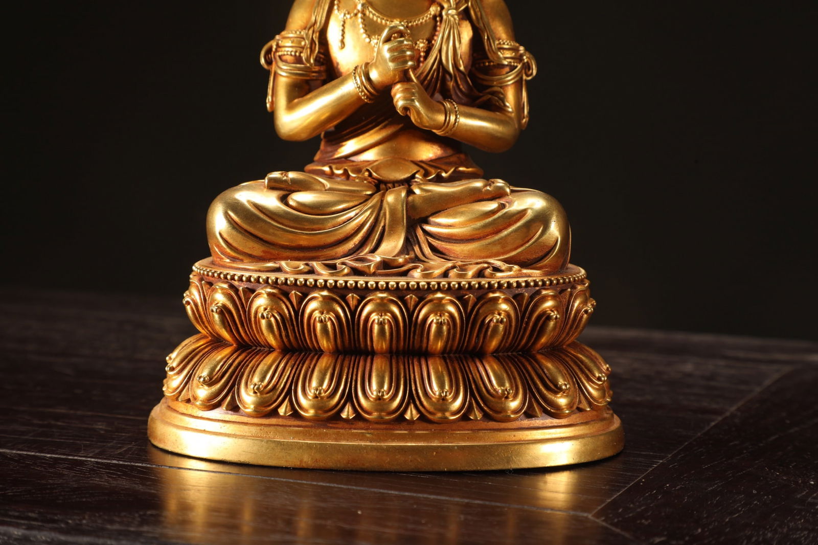 An Exquisite Gilt Bronze Buddha Statue - 5