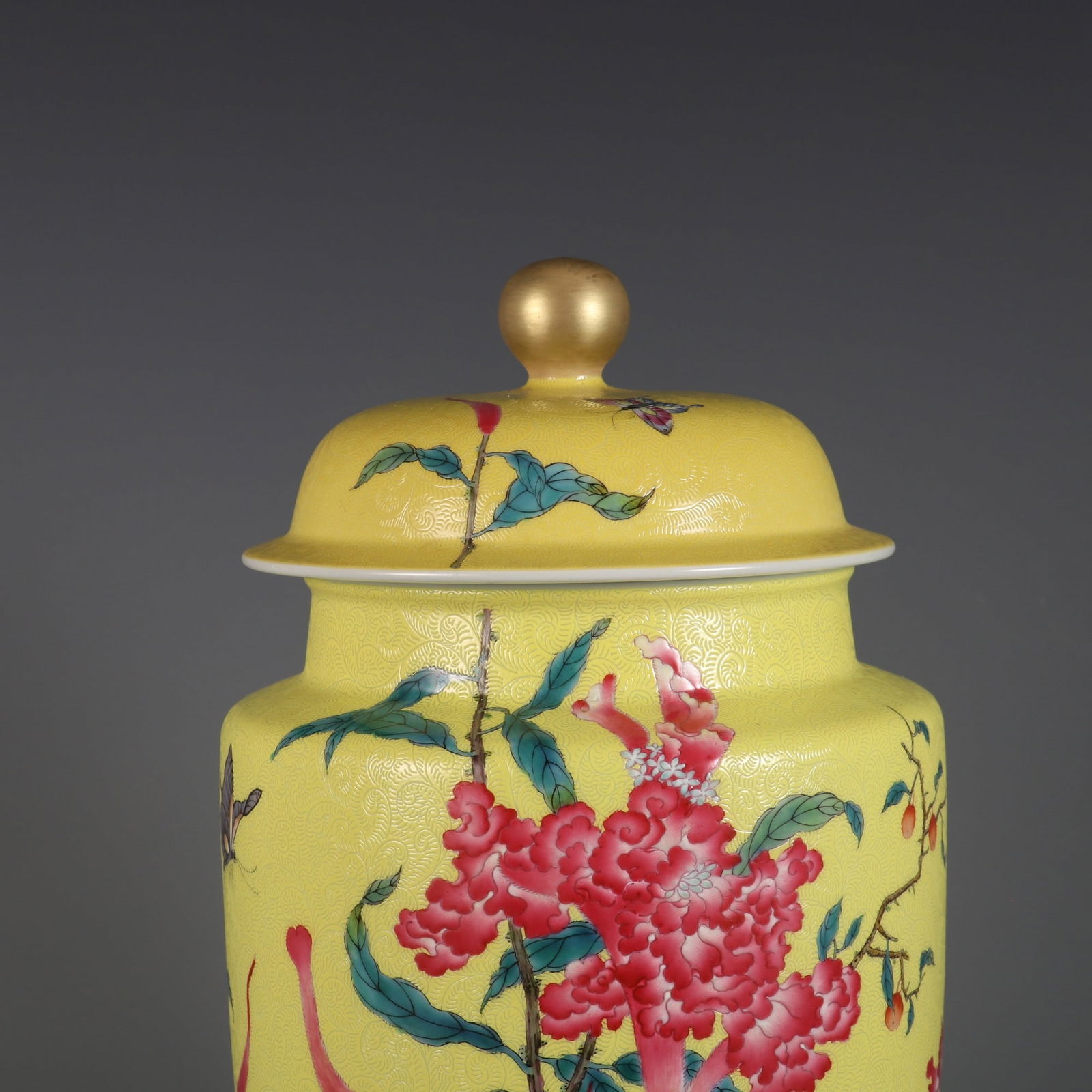 An Exquisite Enamel Flower Pattern with poem Jar - 4