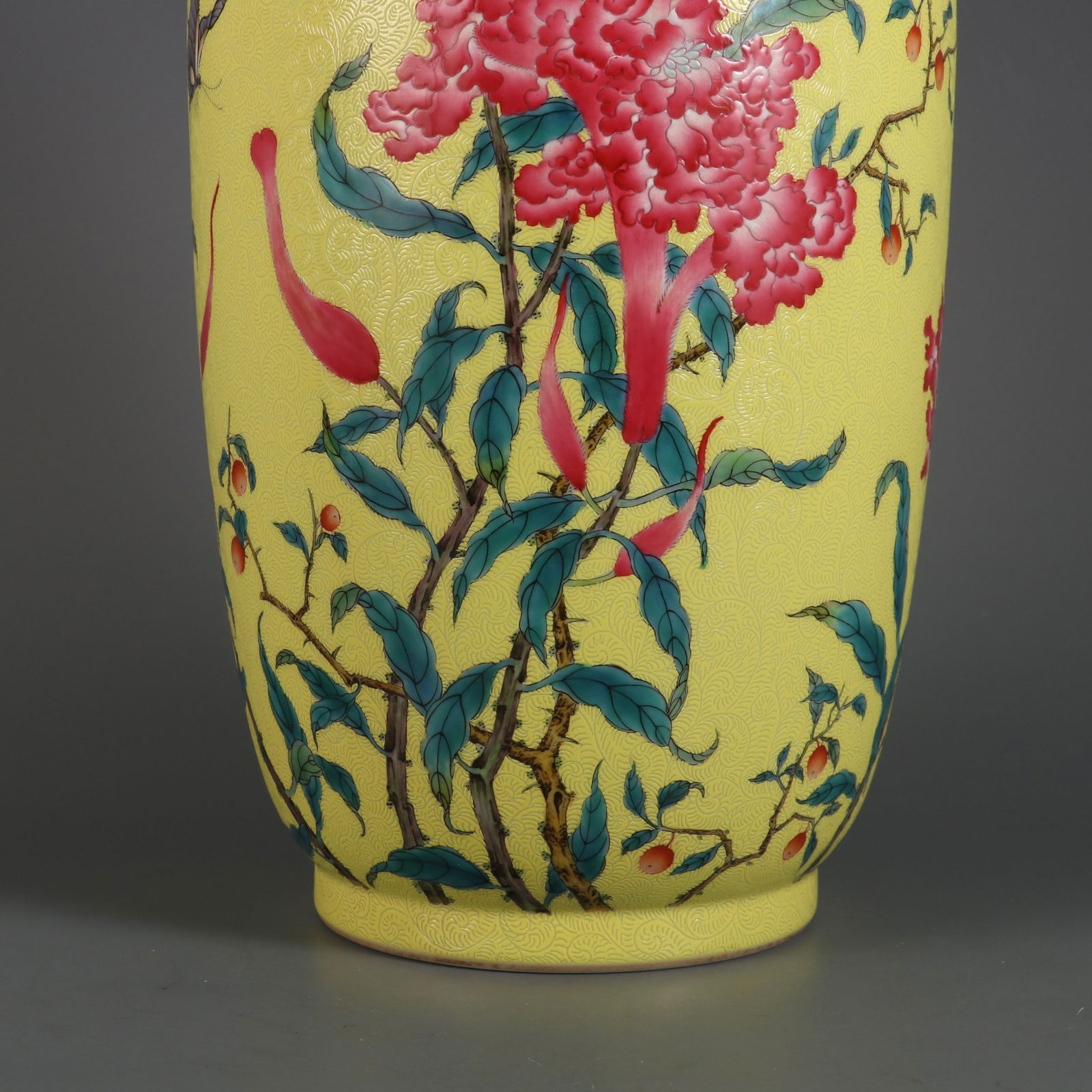 An Exquisite Enamel Flower Pattern with poem Jar - 5