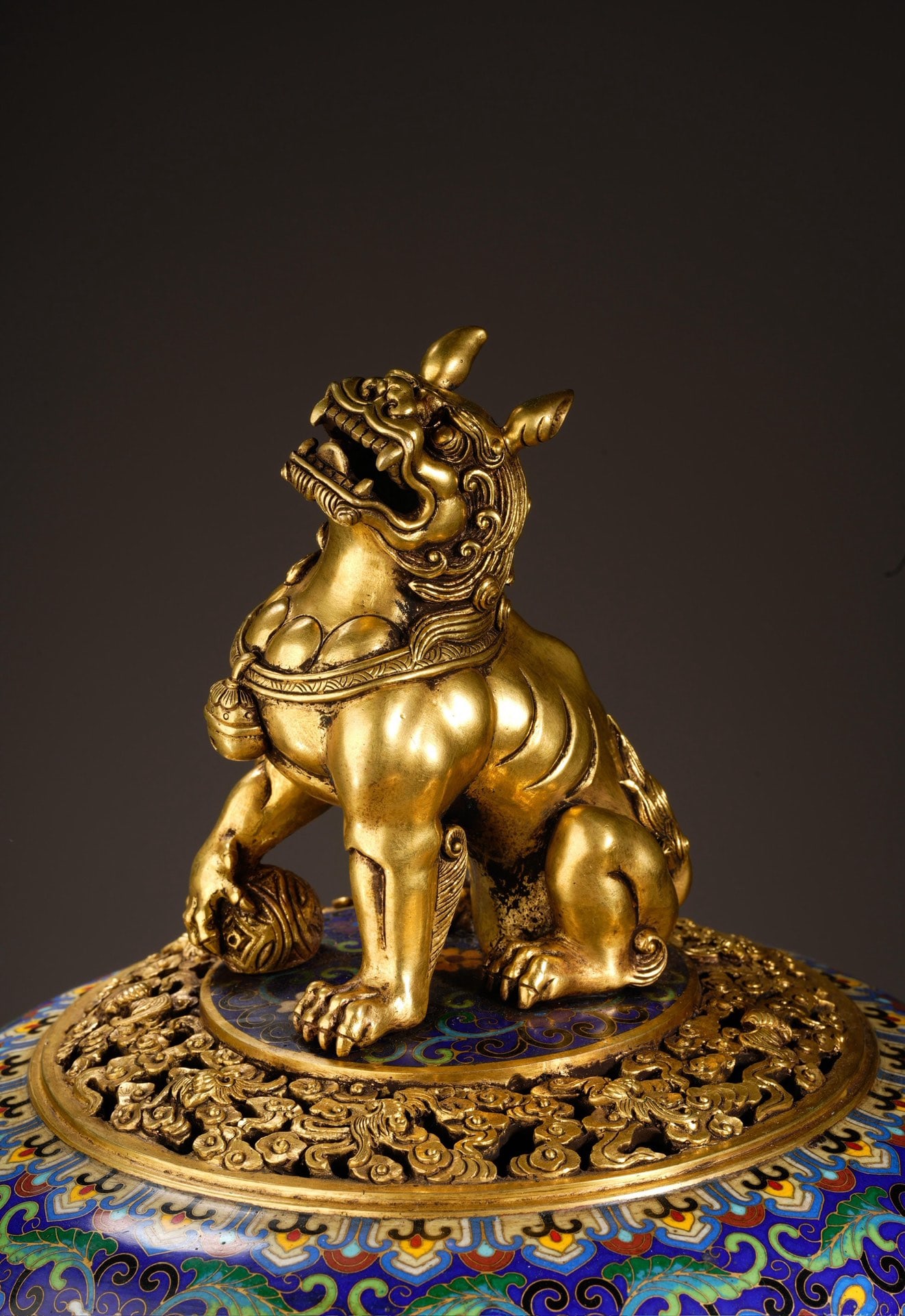 An Exquisite Cloisonne Lotus Pattern Eight Treasures Pattern Censer - 2