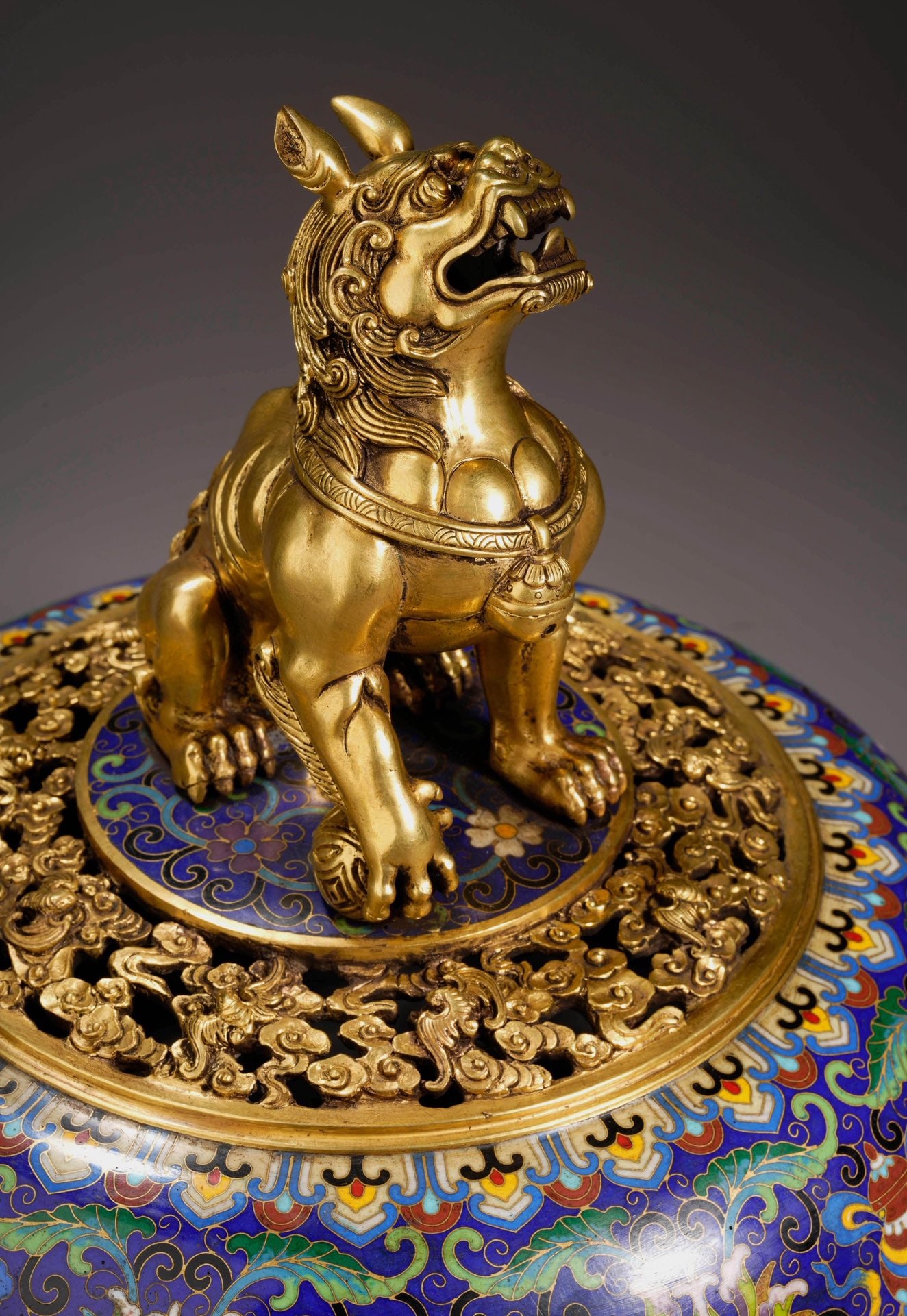 An Exquisite Cloisonne Lotus Pattern Eight Treasures Pattern Censer - 8