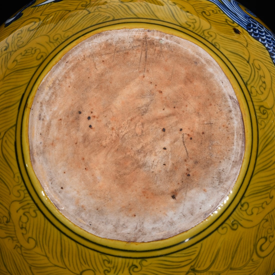 An Exquisite Blue and White Dragon Pattern Seawater Pattern Vase - 9