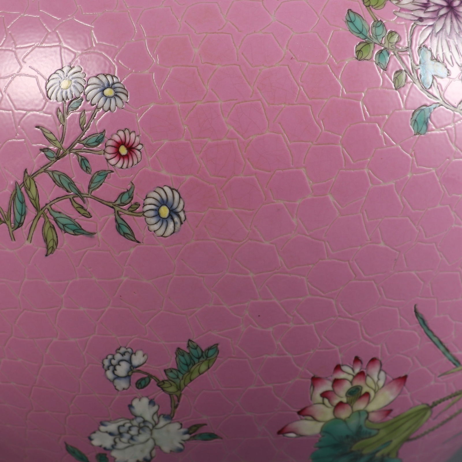 An Exquisite Famille-Rose Flower Pattern Vase - 7