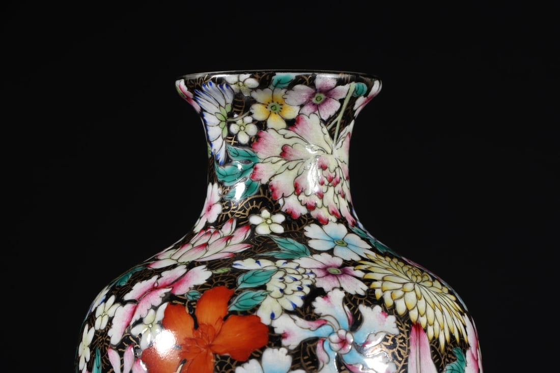 An Exquisite Enamel Painted Gold Flower Pattern Vase - 4