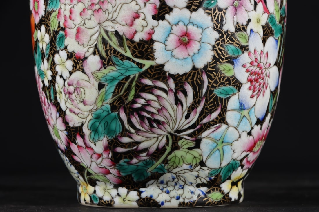 An Exquisite Enamel Painted Gold Flower Pattern Vase - 6