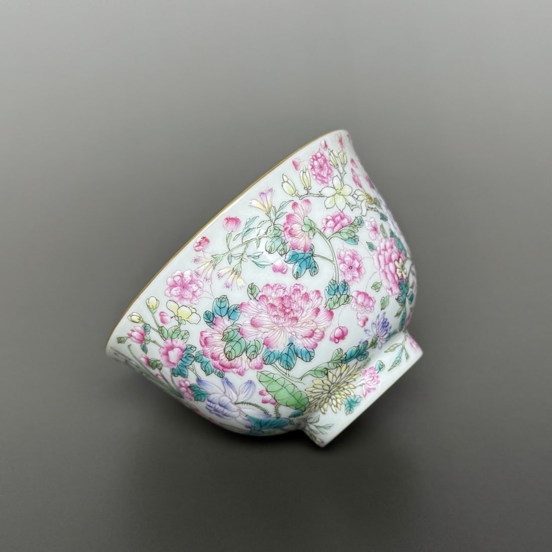 An Exquisite Famille-Rose Flower Pattern Cup - 2