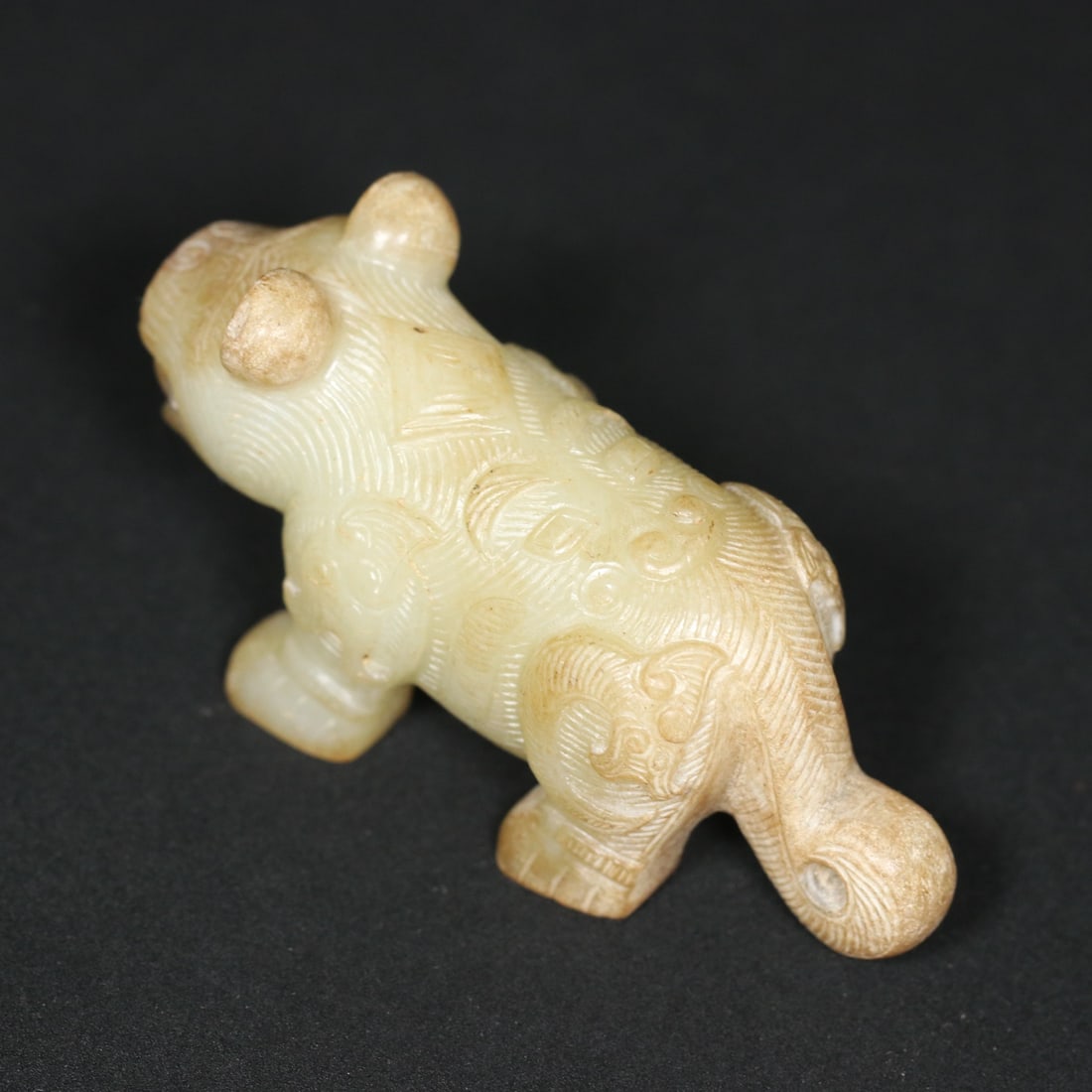 An Exquisite White Jade Dragon Pattern Tiger Ornament - 4