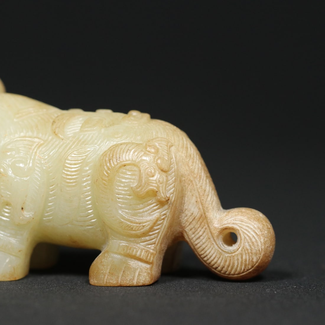An Exquisite White Jade Dragon Pattern Tiger Ornament - 8