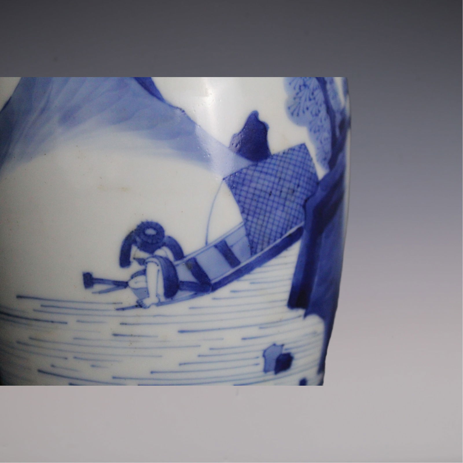 An Exquisite Blue and White Landscape Pattern Vase - 5