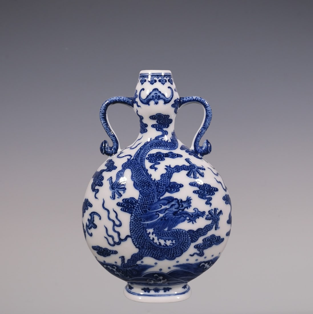 An Exquisite Blue and White Seawater Pattern Dragon Pattern Double-Ears Vase - 6
