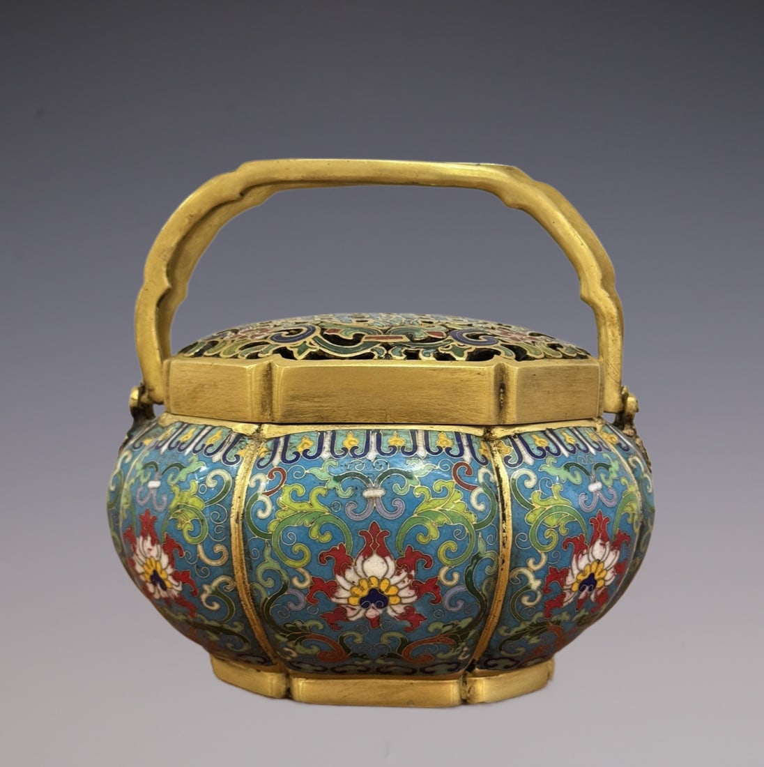An Exquisite Cloisonne Lotus Pattern Censer: An Exquisite Cloisonne Lotus Pattern Censer Qing Dynasty, China Qianlong Six-character Mark Size:17.5cmx19cm Weight:3.7kg (The Dimensions Of All Batches Are Manually Measured.If You Need More