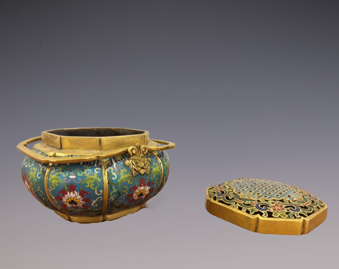An Exquisite Cloisonne Lotus Pattern Censer - 6