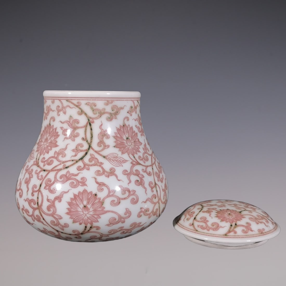 An Exquisite Underglaze-Red Lotus Pattern Tea Caddy - 4