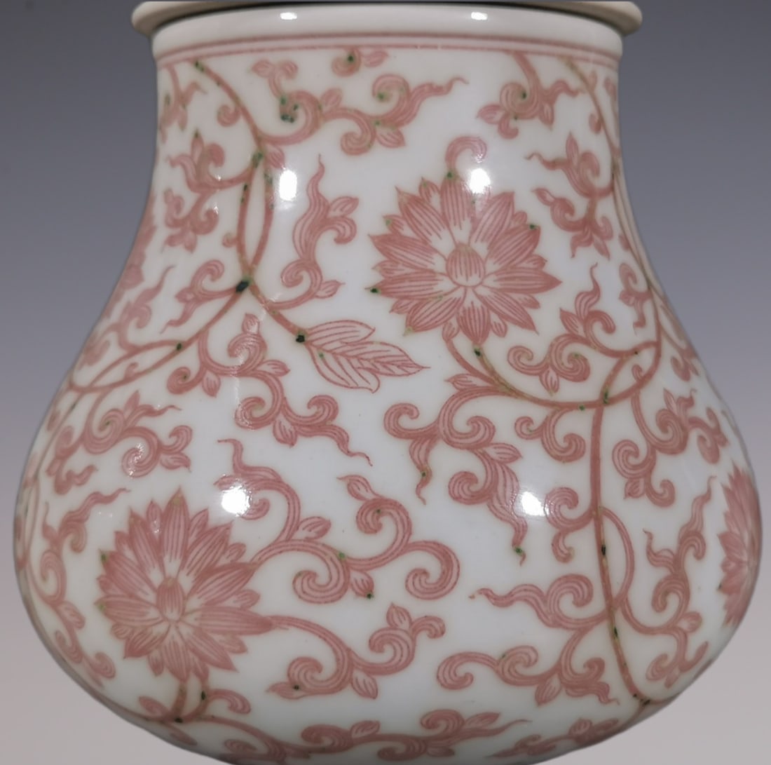 An Exquisite Underglaze-Red Lotus Pattern Tea Caddy - 7