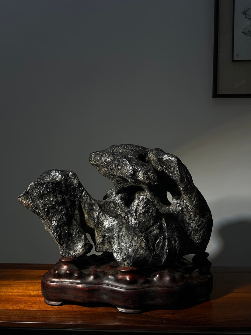 An Exquisite Lingbi Stone Ornament: An Exquisite Lingbi Stone Ornament Qing Dynasty, China Size:60cmx50cmx30cm (The Dimensions Of All Batches Are Manually Measured.If You Need More Detailed Information, Please Contact Our Customer