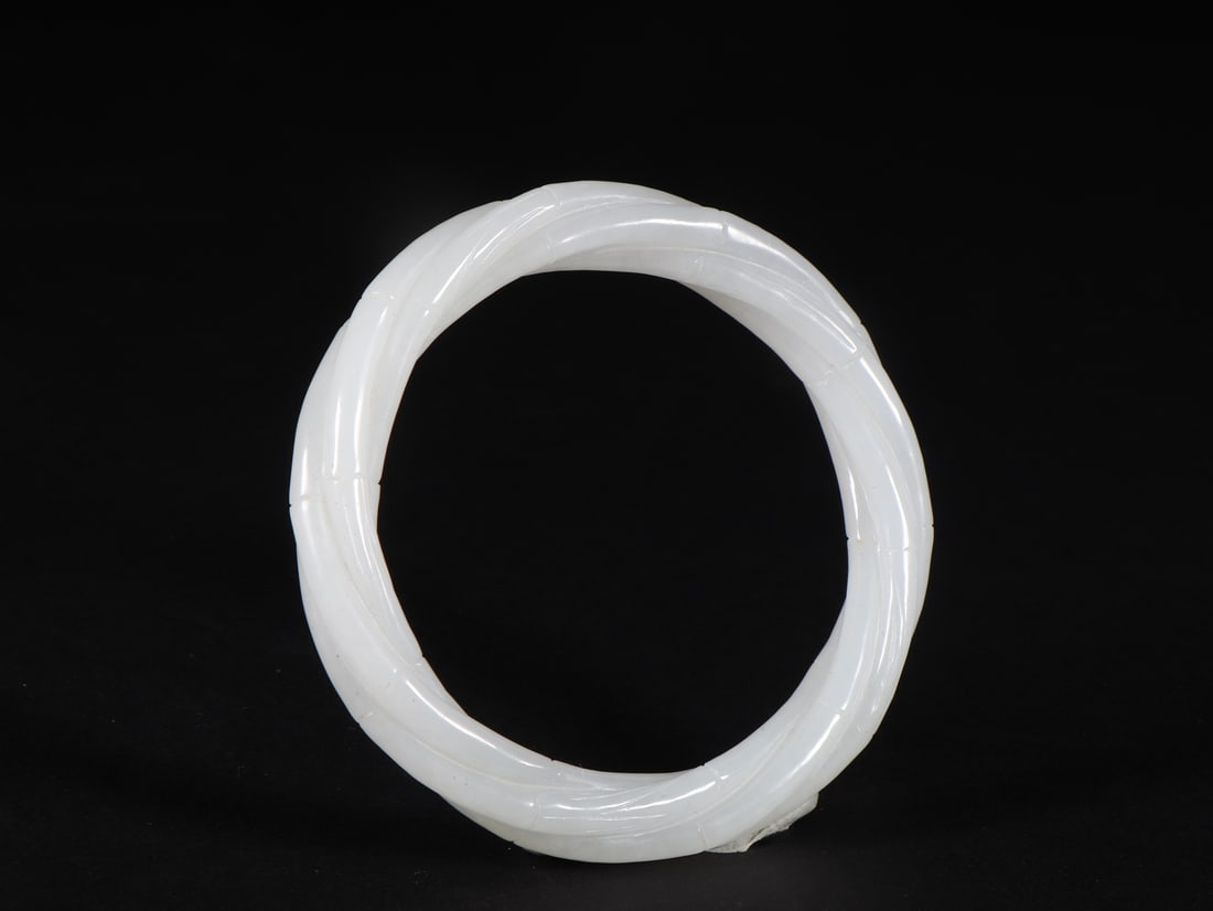 An Exquisite White Jade Bracelets - 2