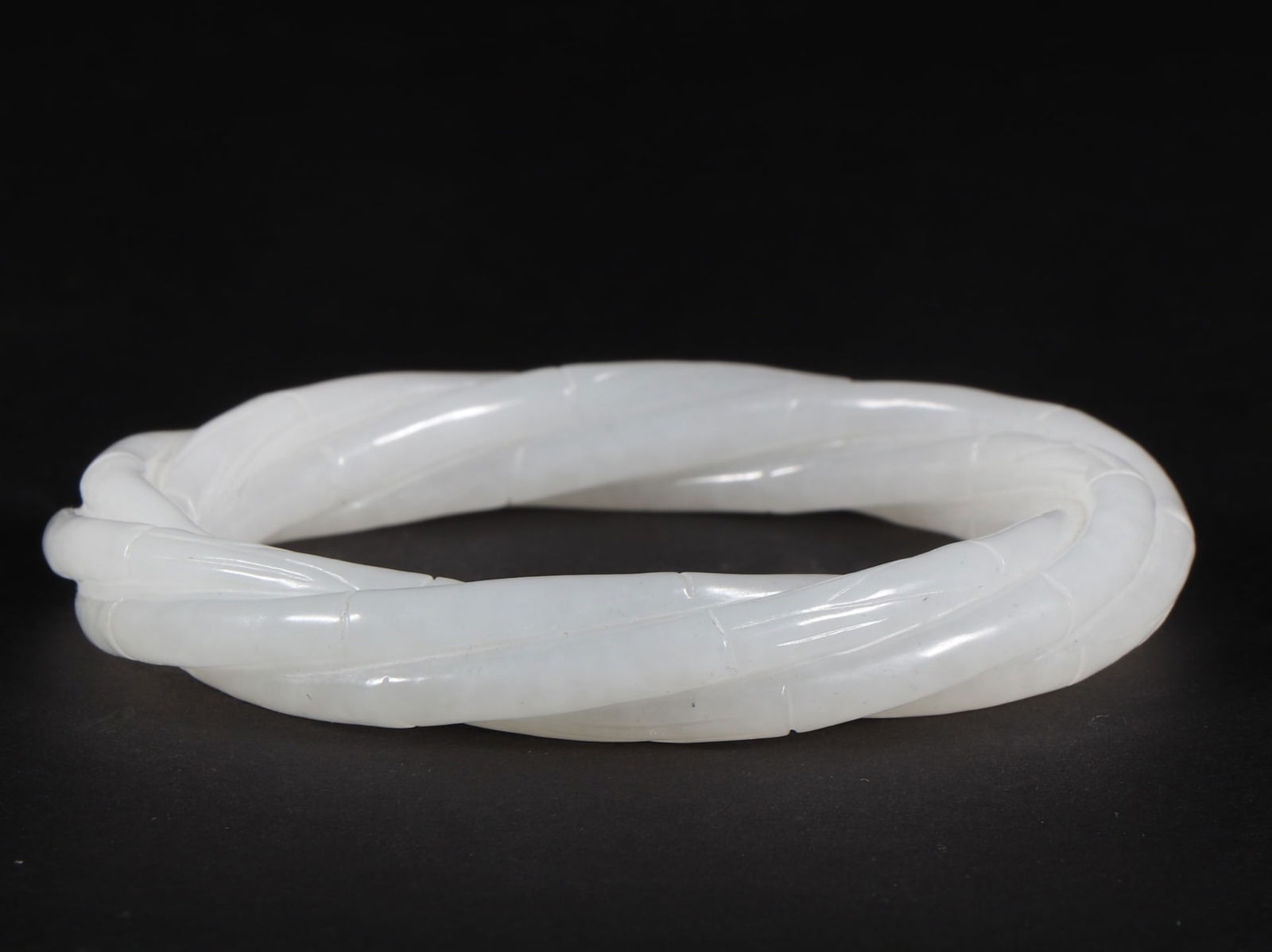 An Exquisite White Jade Bracelets - 7
