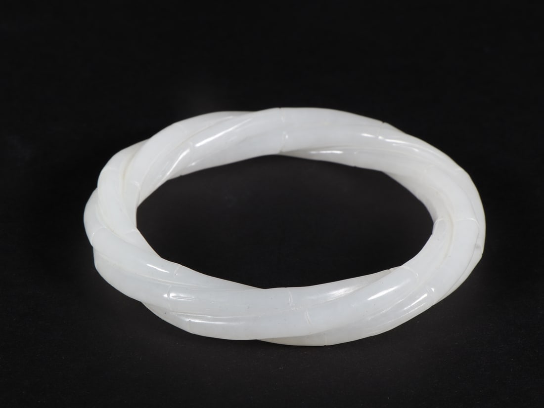 An Exquisite White Jade Bracelets - 8