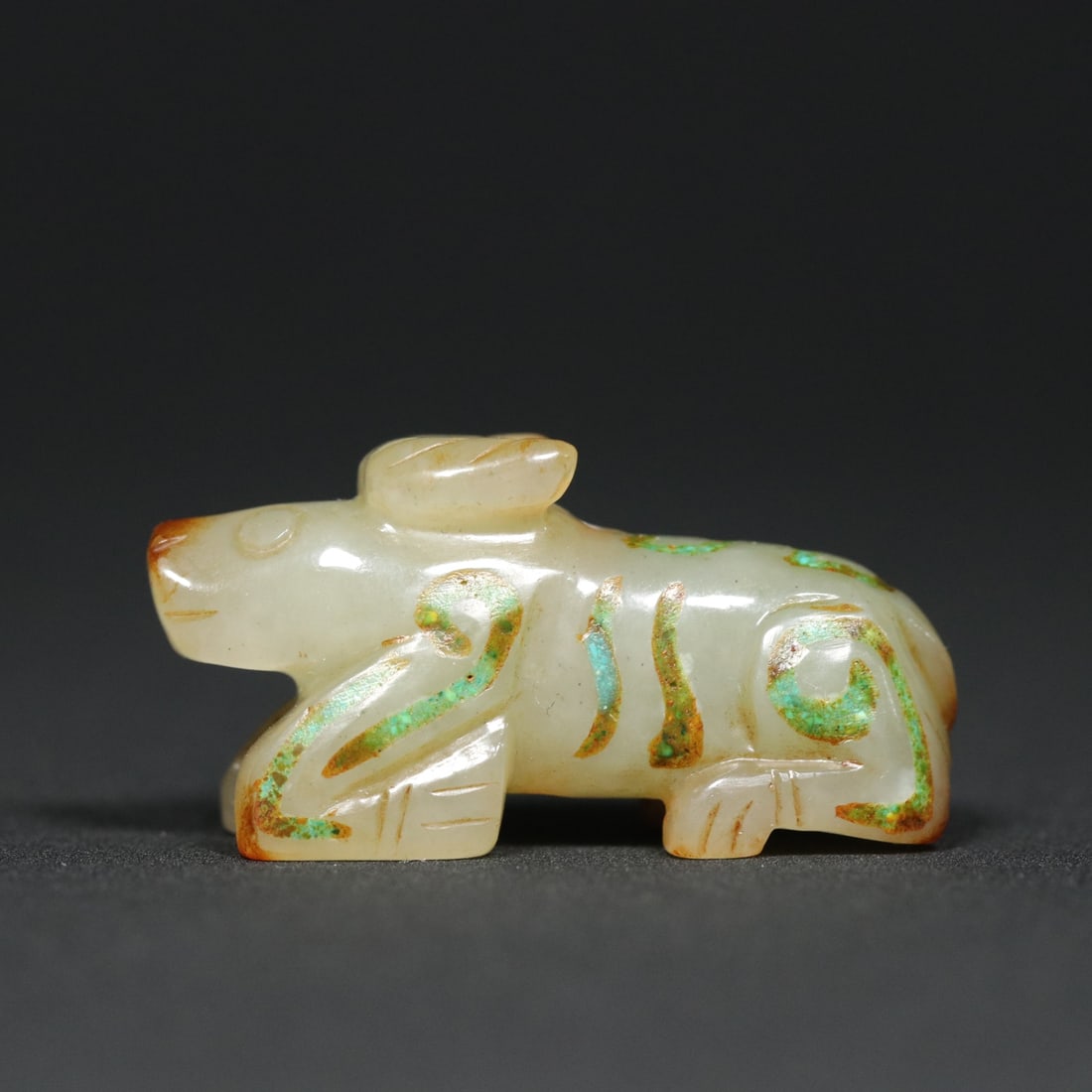 An Exquisite White Jade Inlaid Turquoise Buffalo Pendant: An Exquisite White Jade Inlaid Turquoise Buffalo Pendant W.Zhou , China Size:3.9cmx1.4cmx2cm Weight:14.8g (The Dimensions Of All Batches Are Manually Measured.If You Need More Detailed Information,