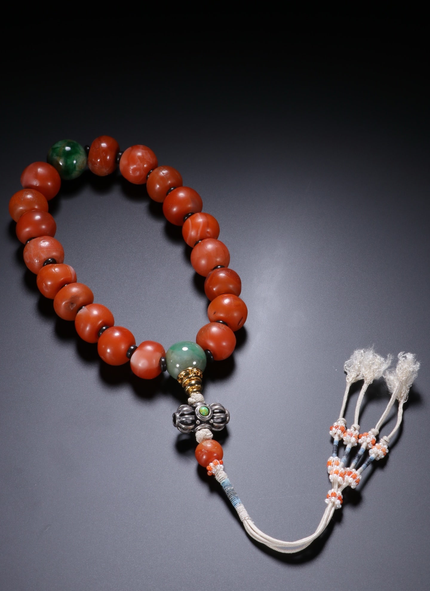 An Exquisite Agate Bracelets - 9