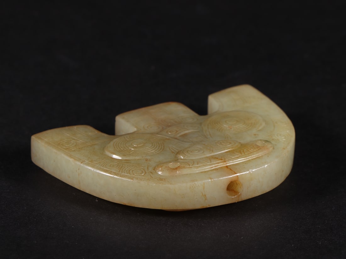 An Exquisite White Jade Beast-Face Pattern Ornament - 9