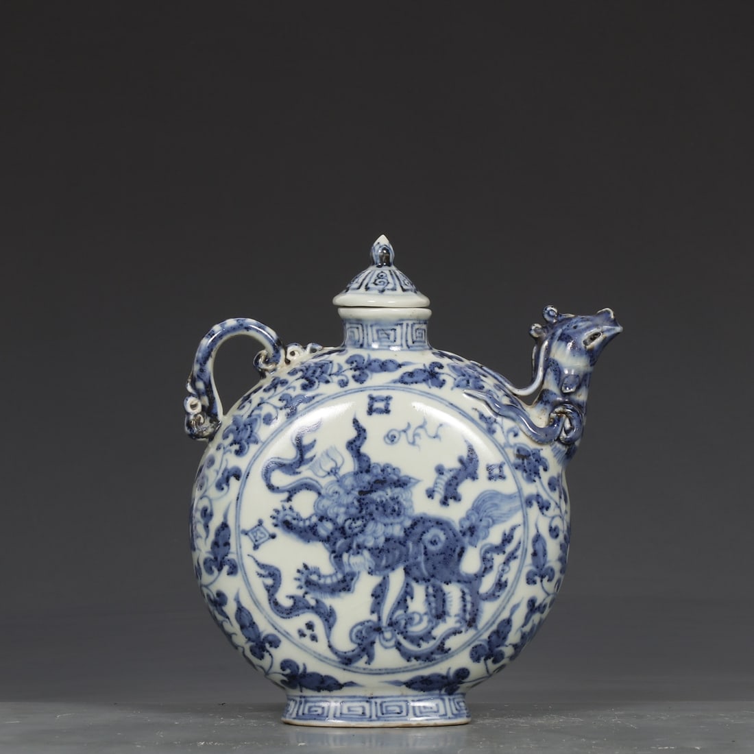 An Exquisite Blue and White Lotus Pattern Lion Pattern Ewer - 6