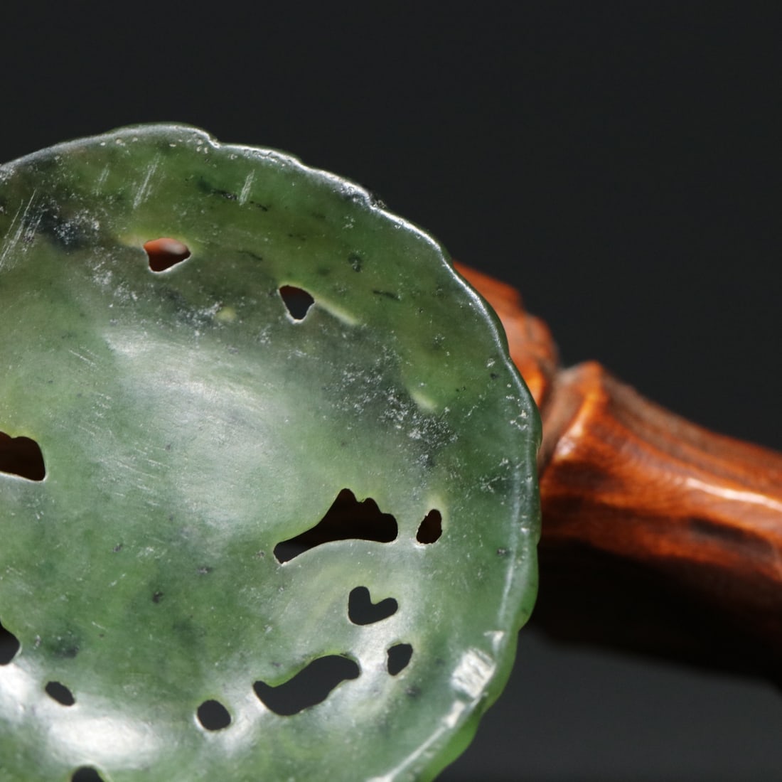 An Exquisite Jasper Figure Pattern Ornament - 9