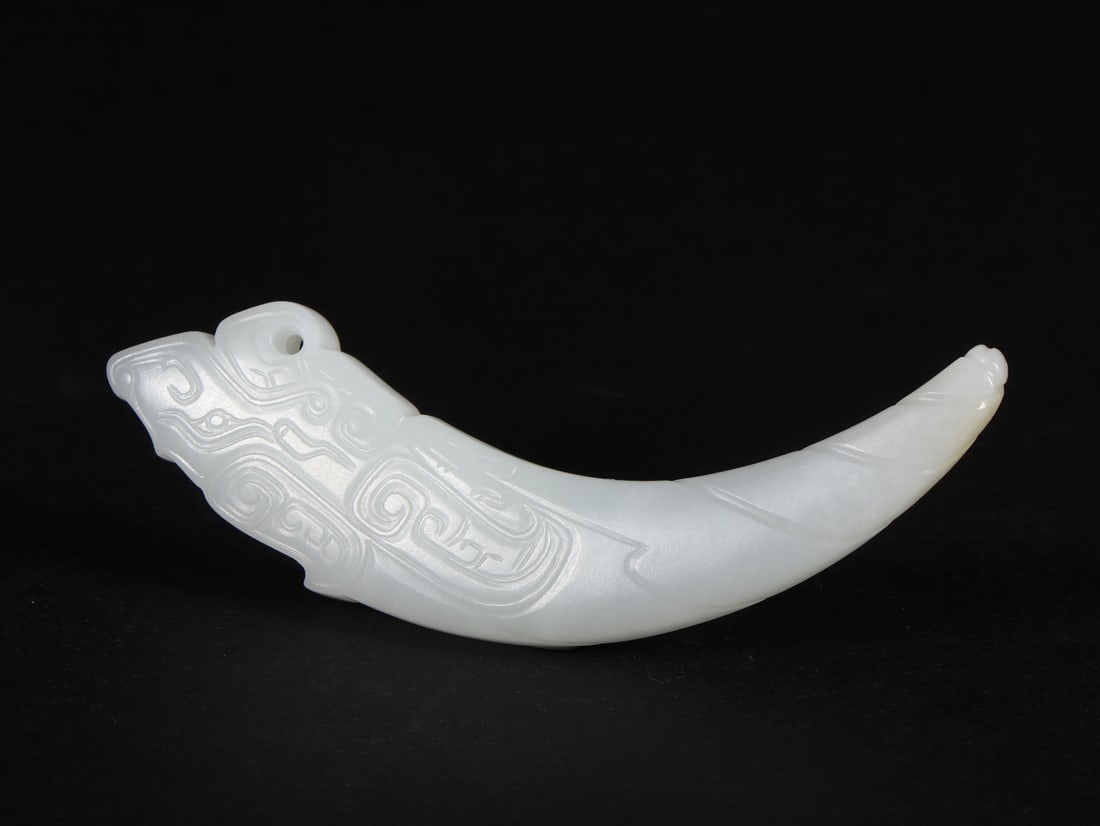 An Exquisite White Jade Ornament - 2