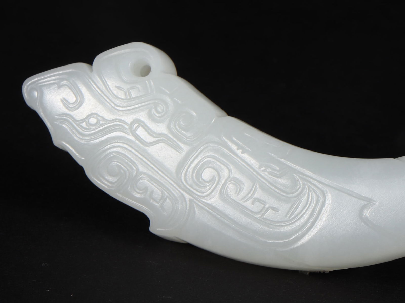 An Exquisite White Jade Ornament - 4