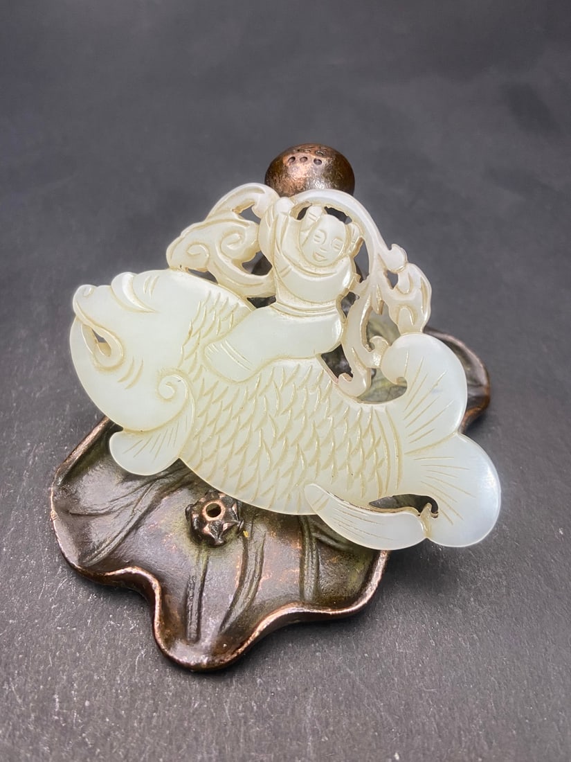 An Exquisite White Jade Fish Pendant - 3