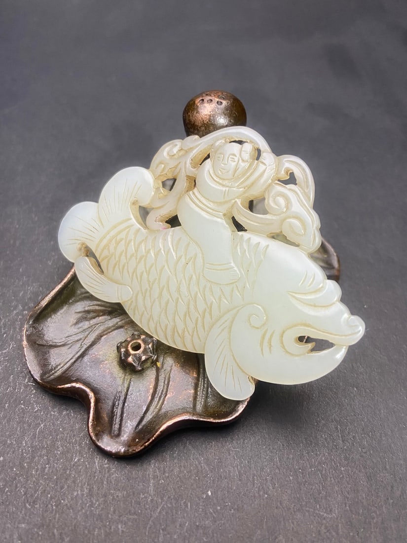 An Exquisite White Jade Fish Pendant - 6