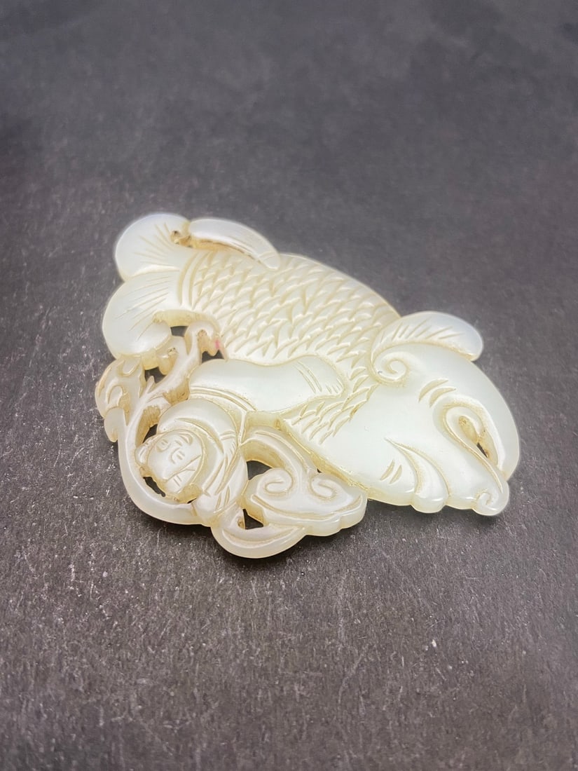 An Exquisite White Jade Fish Pendant - 7